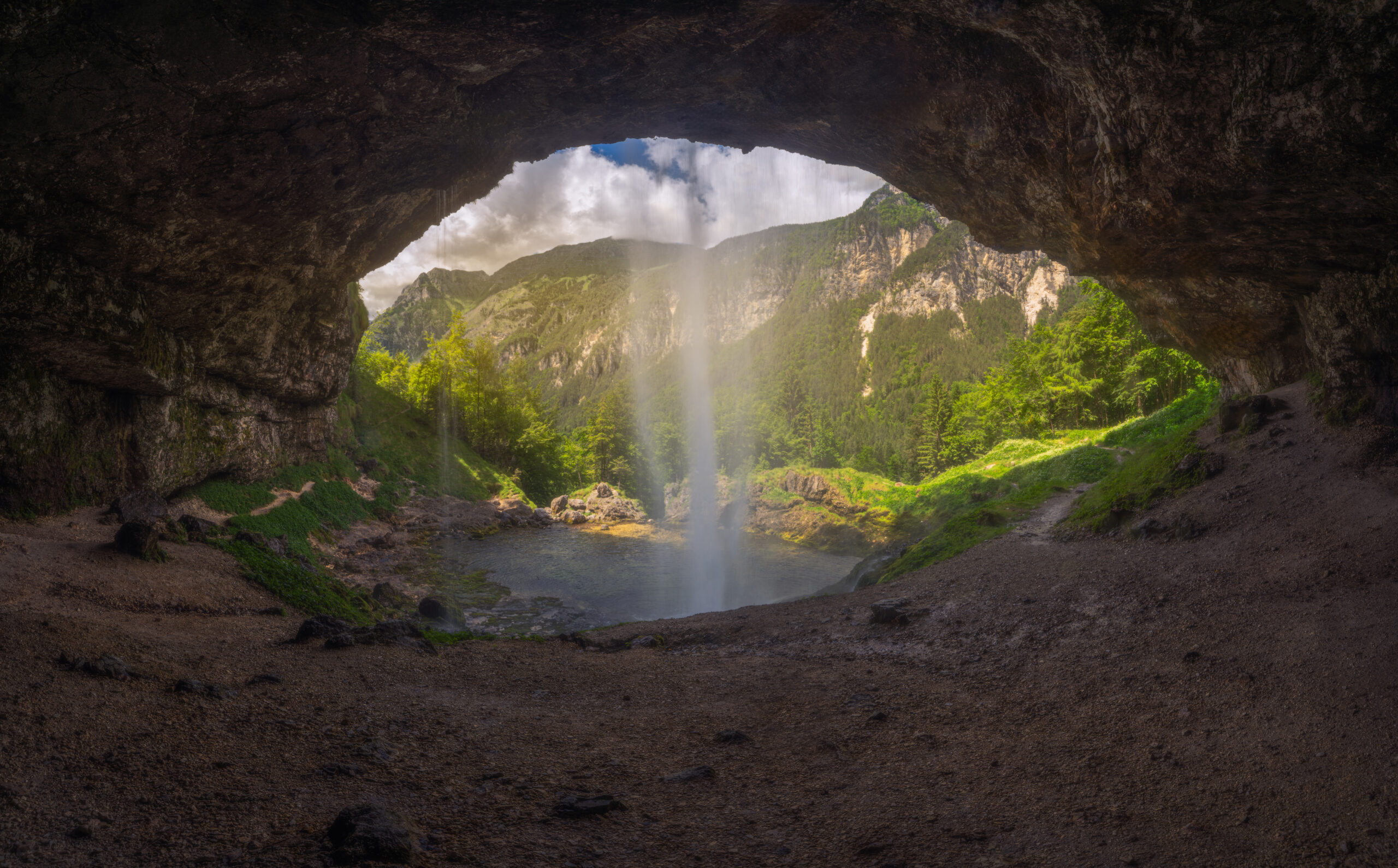 Fontanon di Goriuda visto dalla grotta